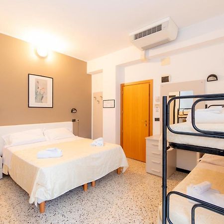 Hotel Galileo Rimini Extérieur photo