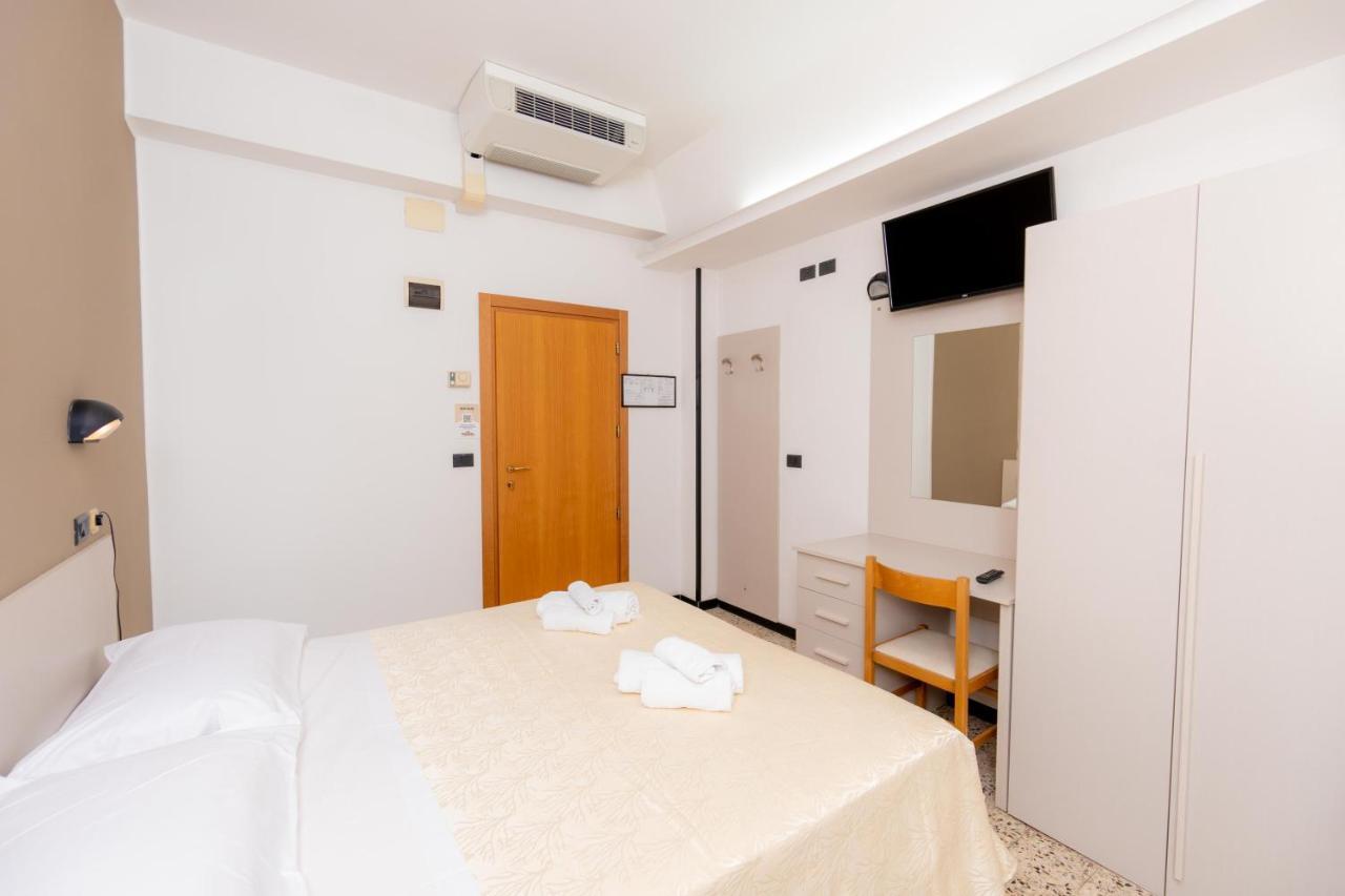 Hotel Galileo Rimini Extérieur photo